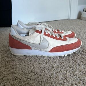 Nike Womes Daybreak 'Pale Ivory Desert Sand'